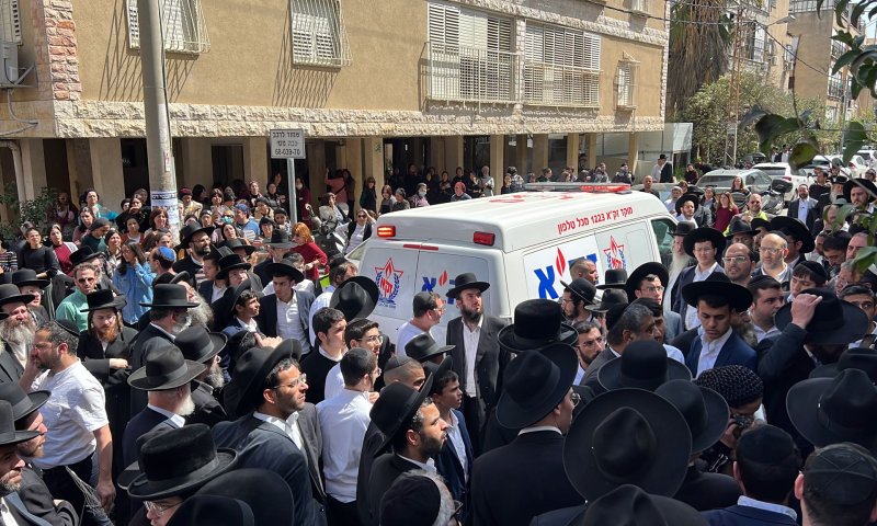 מאות מלווים את יעקב שלום הי"ד, שנרצח בפיגוע