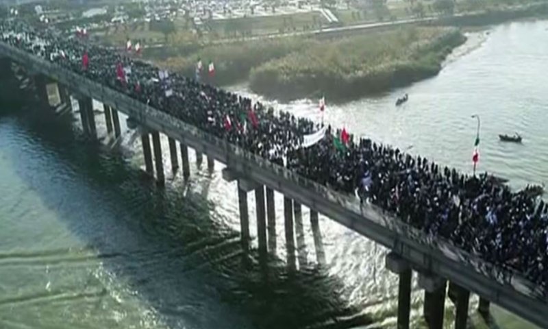 במקביל למחאה: אלפים במפגן תמיכה בשלטון איראן