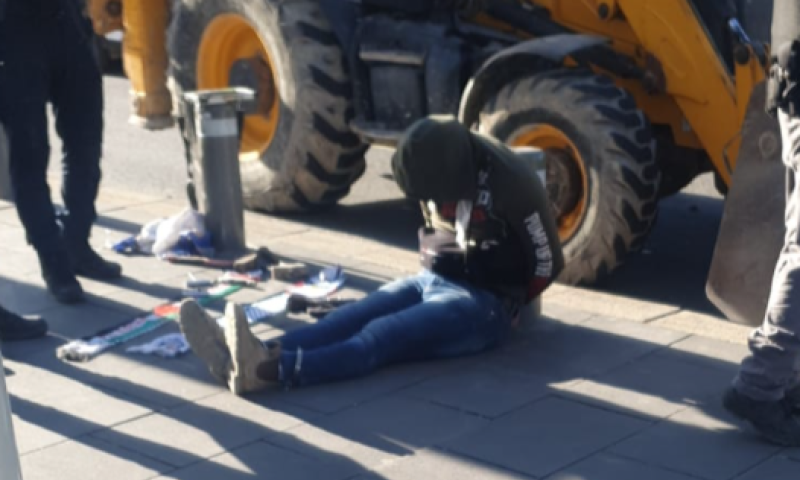 ירושלים: נהג טרקטור ערבי נעצר כשברשותו סכינים