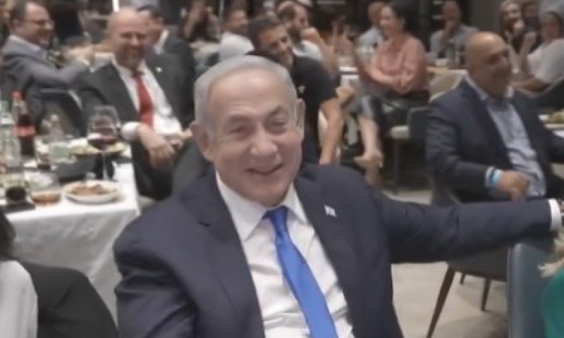 צפו: גיא הוכמן הפיל את הממשלה. מצחוק