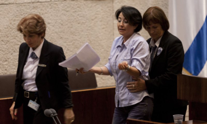 "חנין זועבי מתמידה בייצוג המחבלים בכנסת"