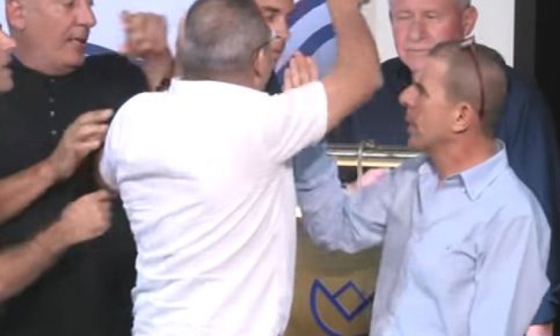 צפו: דיכטר מותקף על ידי פעילים דרוזים