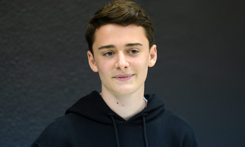 כוכב 'דברים מוזרים' הגיע לישראל והניח תפילין בכותל