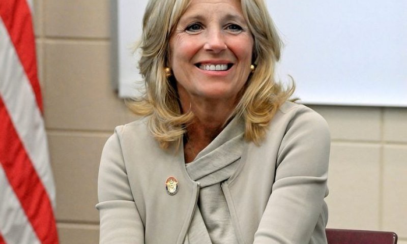 הגברת הראשונה של ארה"ב בשמלה שמייגן מרקל לבשה