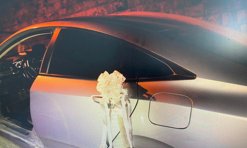 בזמן החתונה: פרצו לאוטו ונעצרו