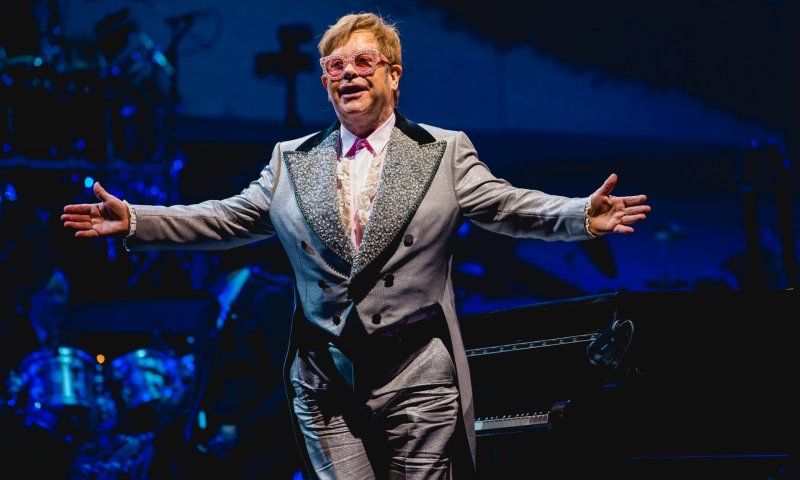 אלטון ג'ון: "התמודדתי עם דלקת שהותירה אותי עם ראייה מוגבלת"