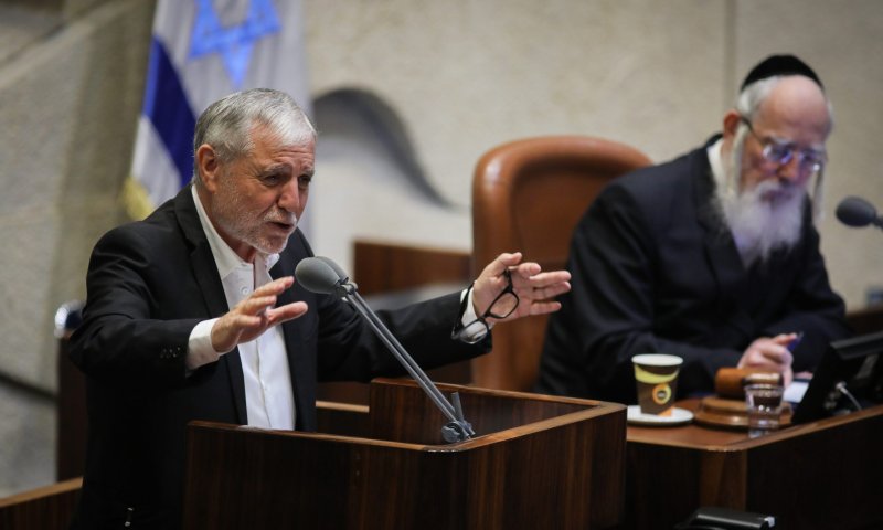 האופוזיציה: שינינו את החוק מקצה לקצה