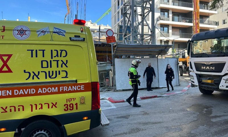 מכת תאונות העבודה: פועל בניין נפצע קשה בתל אביב