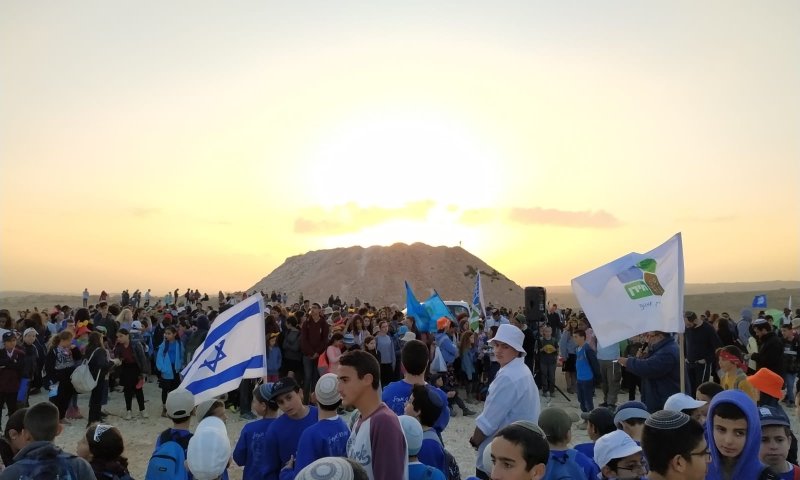 נטיעות ביער חירן: בני עקיבא מפריחים את הנגב