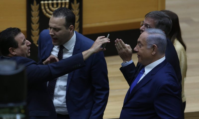 בעקבות העימות עם נתניהו: תלונה נגד איימן עודה