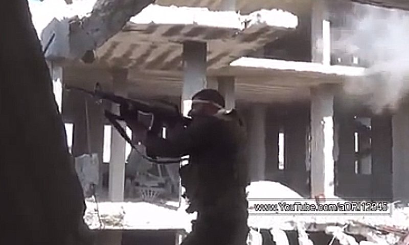 הצבא הסורי מפציץ את אזרחיו: "גופות מוטלות ברחובות"