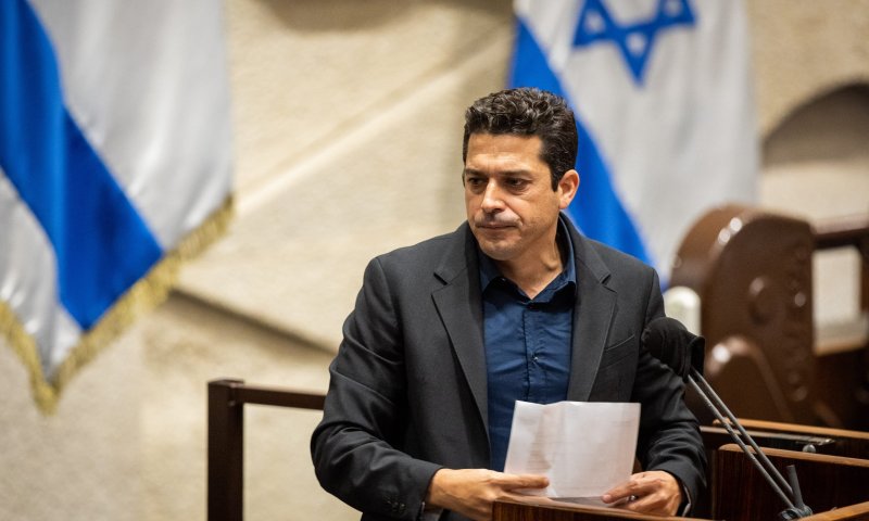 היום הגורלי של שיקלי: כך יתנהל הדיון נגדו בוועדה