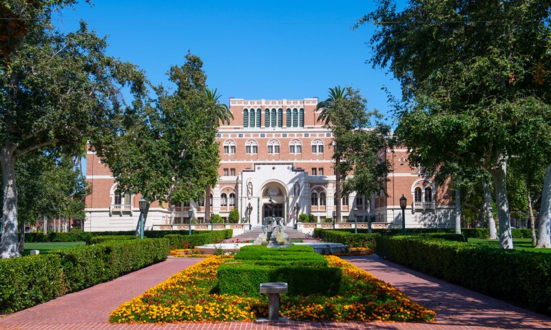 פרו פלסטינים באוניברסיטת קליפורניה חטפו את הנשיא