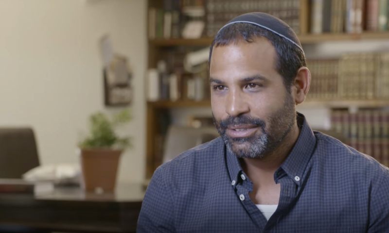 הצצה בלעדית: אודי דוידי חוזר למסך&bull; צפו