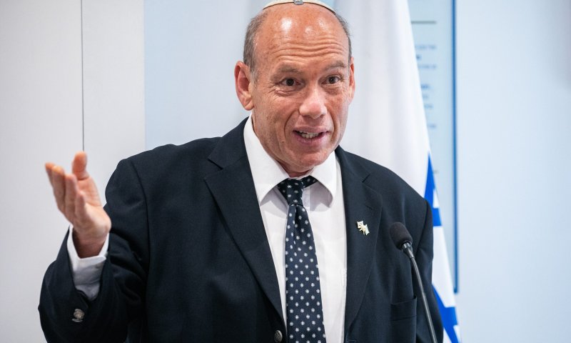 אנגלמן ונתניהו נפגשו; עסקו ב"נושאי הליבה של ביקורות המלחמה"