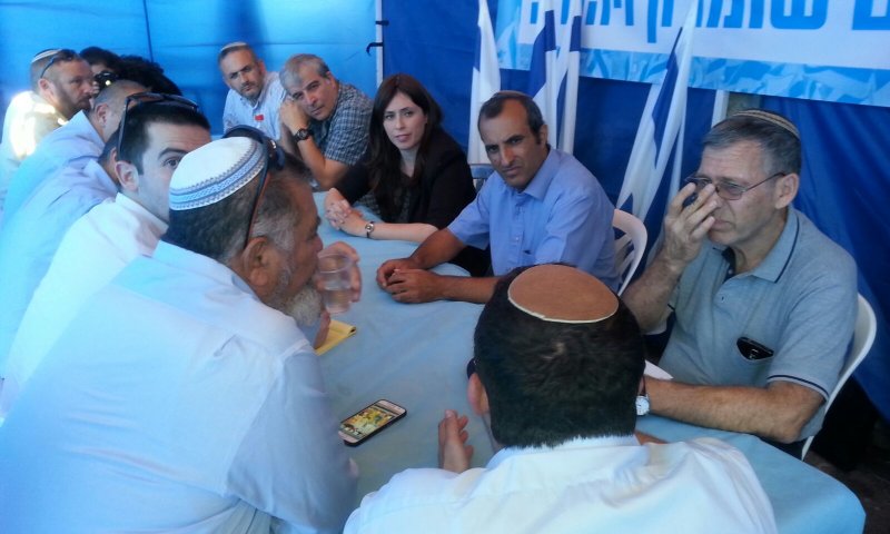 חוטובלי הצטרפה למאהל המחאה נגד נתניהו