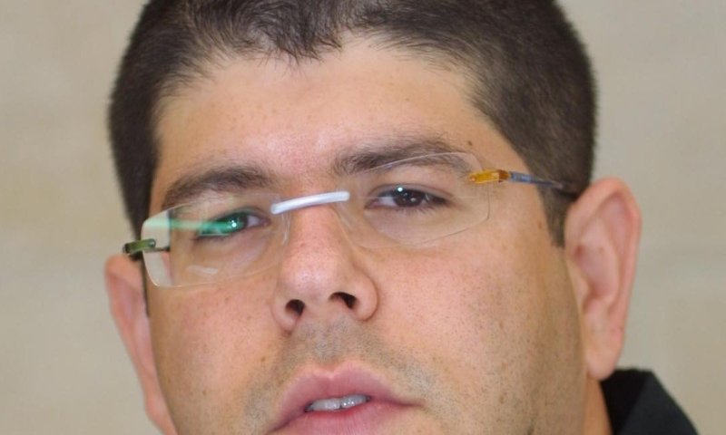 לאטמה: "ואתא שטינקרא" &ndash; הסאטירה הימנית בועטת בראש