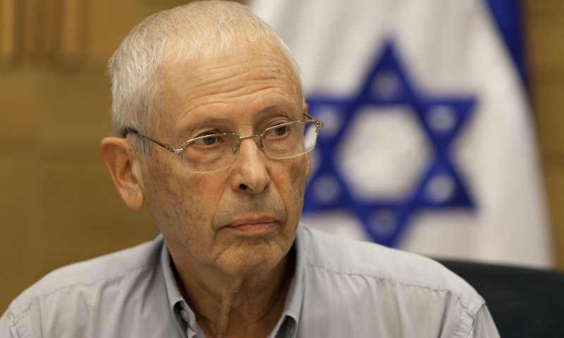 בגלל התנגדותו לחוק: בגין הודח על ידי דוד ביטן