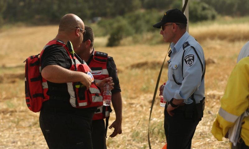 מושב תרום מפונה; 10 בתים בוערים במבוא מודיעים