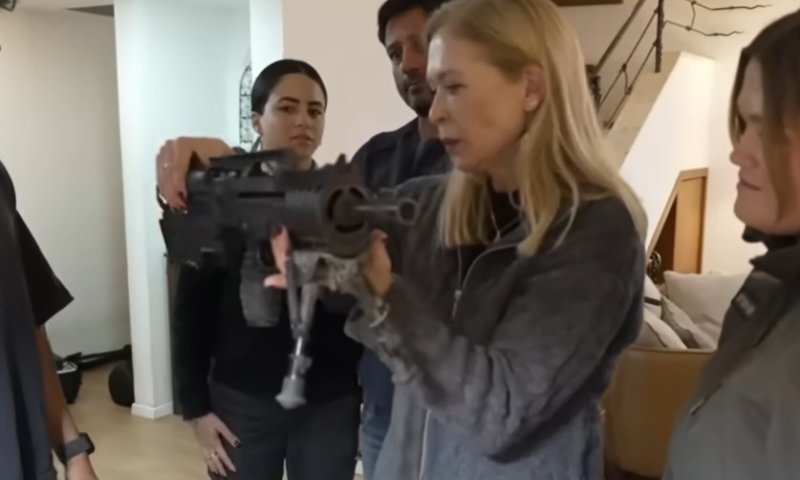 החתיכה האחרונה הגיעה אלינו: אורן סמדג'ה קיבל את הנשק של עומר