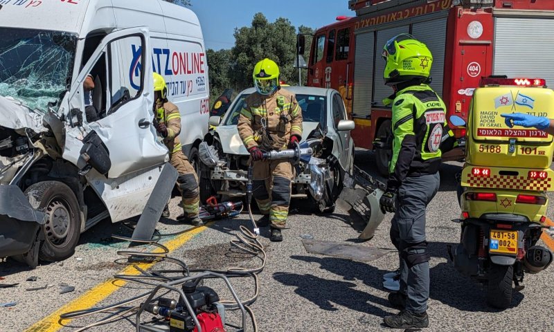 שלושה פצועים בתאונה בין 3 כלי רכב סמוך לבית קשת