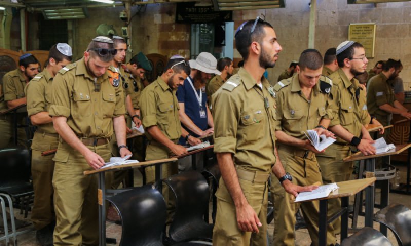 חיילים דתיים רותקו לבסיס כי סירבו לשתות בכיפור