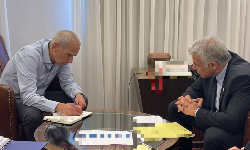 לפיד ובר לב: אין שינוי בנהלי הפתיחה באש של שוטרים