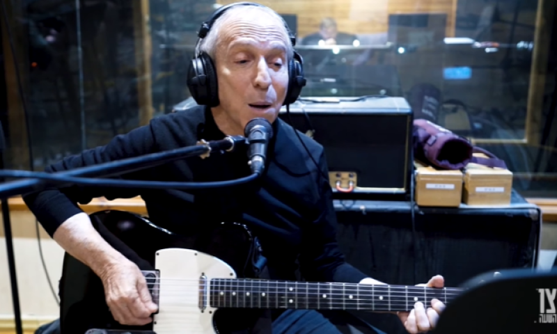 צפו: דני סנדרסון מחדש את בועז שרעבי