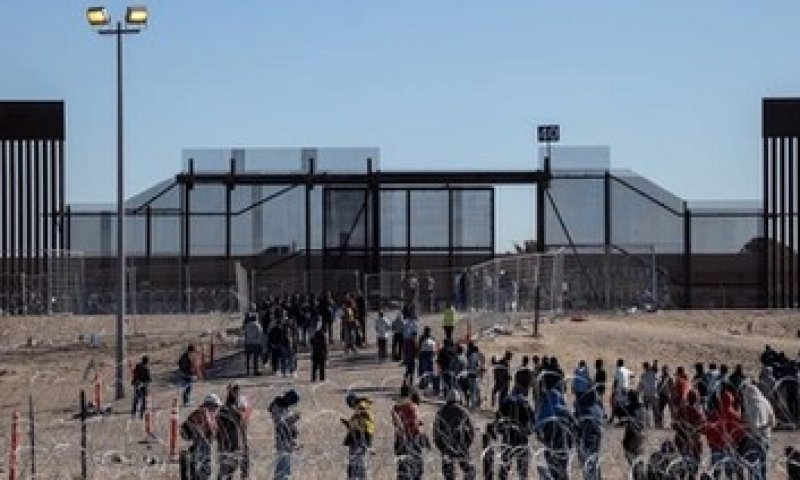 לראשונה: מהגרים בארה"ב נשלחו לכלא שנבנה למחבלים קשים