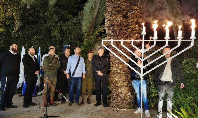 בנימין הצדיעה לנופלים: עם שמורכב ממשפחות כאלה ינצח