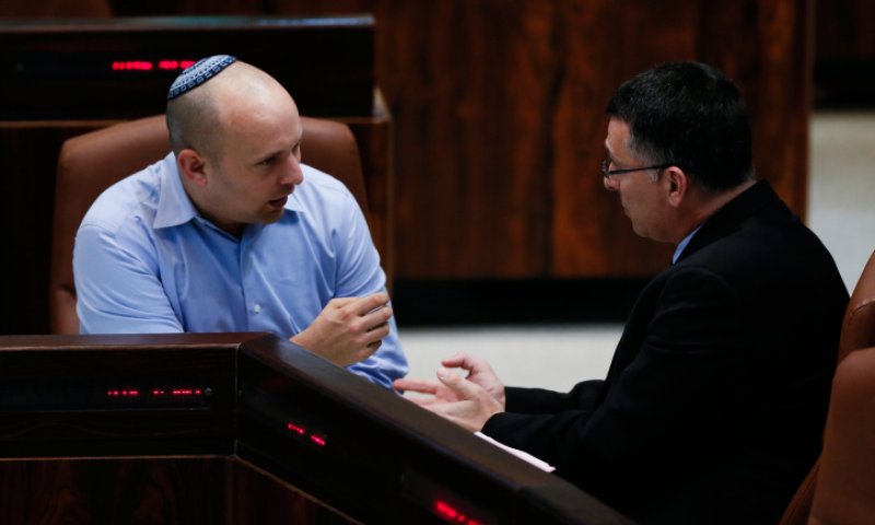 סקר: בנט וסער נדבקים לנתניהו; חולדאי מתרסק