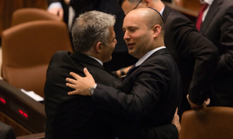 ברית האחים חוזרת? התגובה של לפיד לבנט