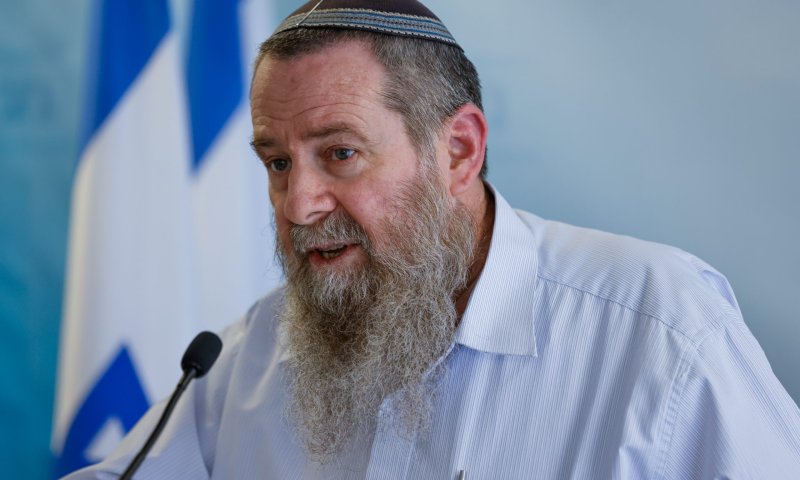 אבי מעוז נגד אמיר אוחנה: התמלאתי בושה וכאב