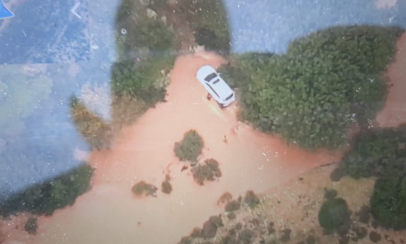 רכב נסחף בתוך נחל קנה שבשומרון, 2 לכודים חולצו