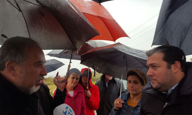 "אבא חטף כדור בגולגולת היה לו נס חנוכה". צפו