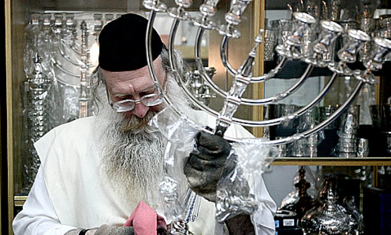 דעה: לחרדים אסור להגיד הלל בחנוכה