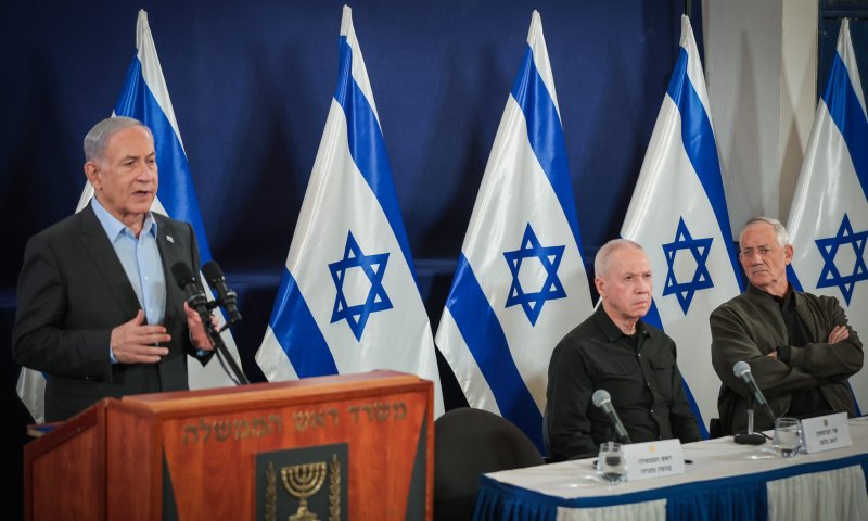 הוול סטריט ג'ורנל: נתניהו ניסה למדר את גנץ וגלנט