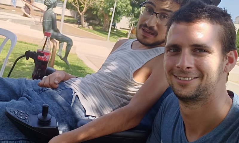 חוסן לחבר: מספרים על אבינעם שנלחם על חייו