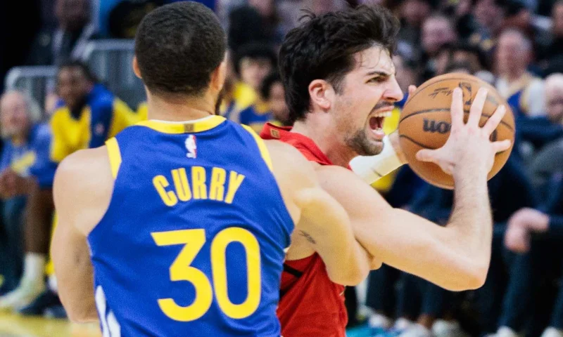 זעזוע ב-NBA: מאמנו של דני אבדיה נעצר ונלקח לחקירה ב-FBI