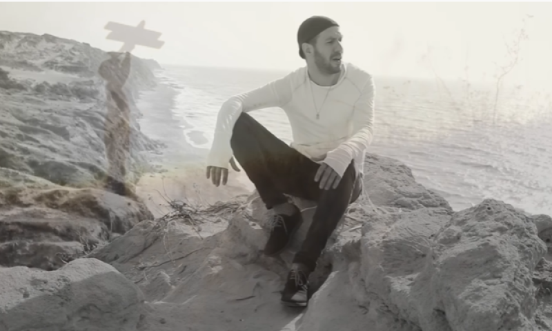 "משחק באותיות": עידן דוד משחרר סינגל חדש