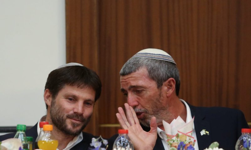 &rlm;"הרב פרץ ימונה לשר החינוך עם סמוטריץ' או בלעדיו"