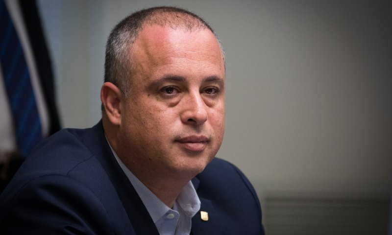 רפואה שלמה: ח"כ חיליק בר פונה לבית החולים