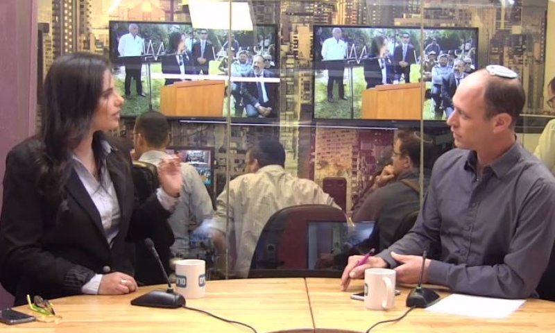 שקד: "לפיד וגנץ יתחרו מי יזחל לממשלתו של נתניהו"