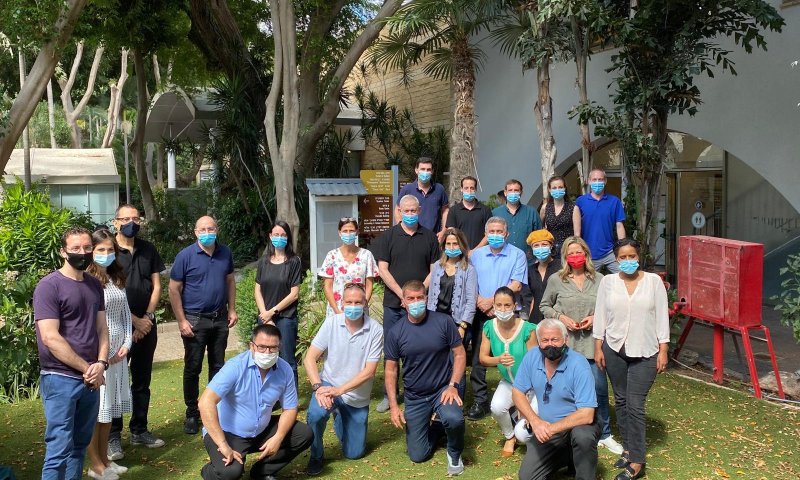 שני שרים נוספים וח"כית מכחול לבן נכנסו לבידוד