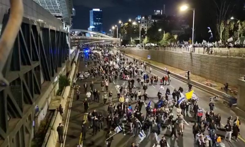 לאחר כשעתיים ובעידוד המארגנים: איילון נפתח לתנועה