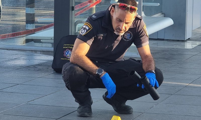 אישה נדקרה בצומת ביל"ו, והתוקף דקר גם את עצמו