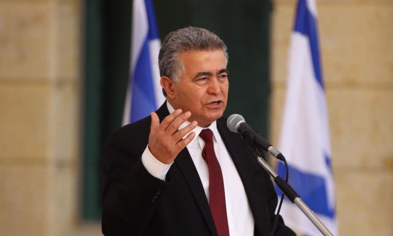 עמיר פרץ הודיע על פרישה מראשות מפלגת העבודה