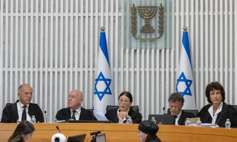 הדיון נמשך: "הממשלה יכולה לפגוע בדמוקרטיה"