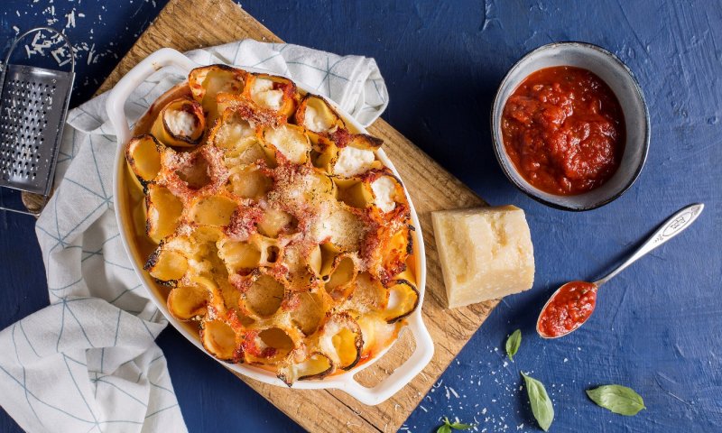 טעים להכיר: קנלוני חגיגי במילוי גבינות לשבועות