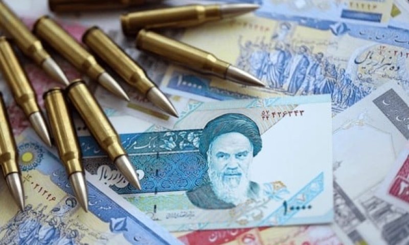 נפילה חסרת תקדים: המטבע האיראני ממשיך לצלול